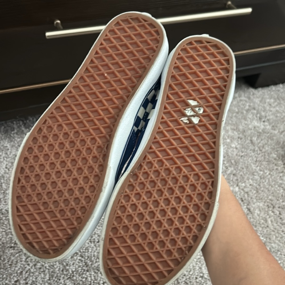 Vans - Picture 5 of 10